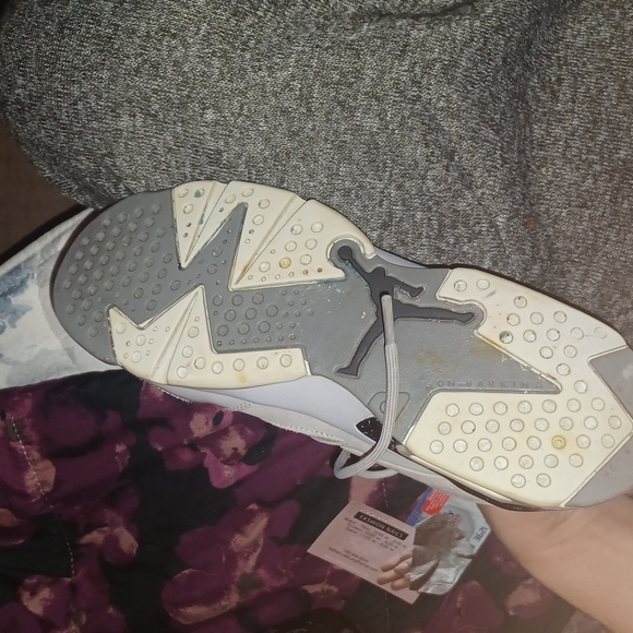 Size 7 womens Air Jordan's - Picture 5 of 5